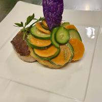 Tournedos de canard et sa couronne de legumes fondants